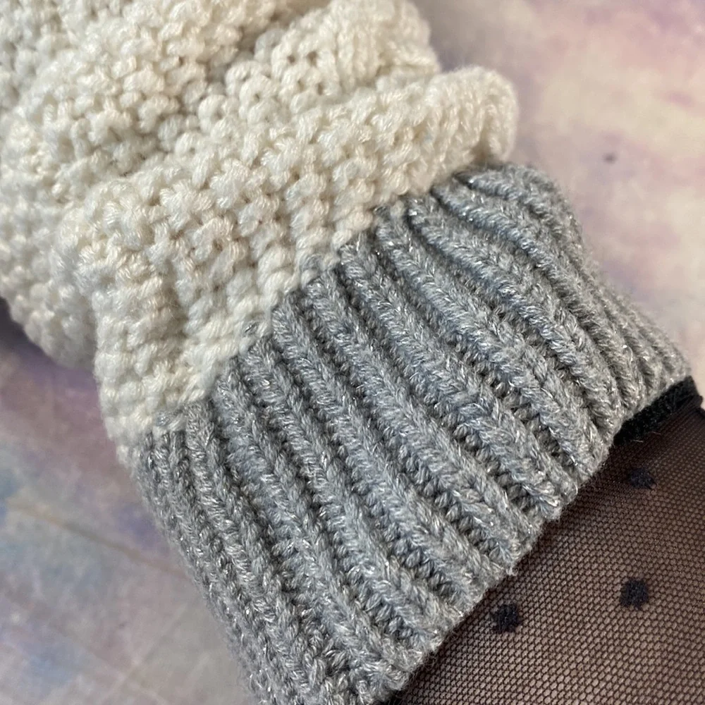 VS • Cashmere Blend Pom Pom Slipper Socks size M/L